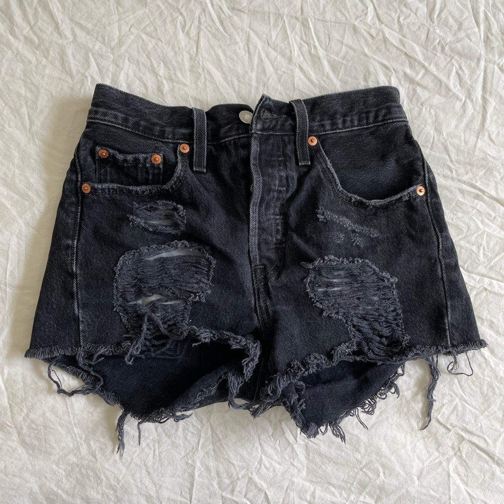 Levis distressed cut off shorts size 25